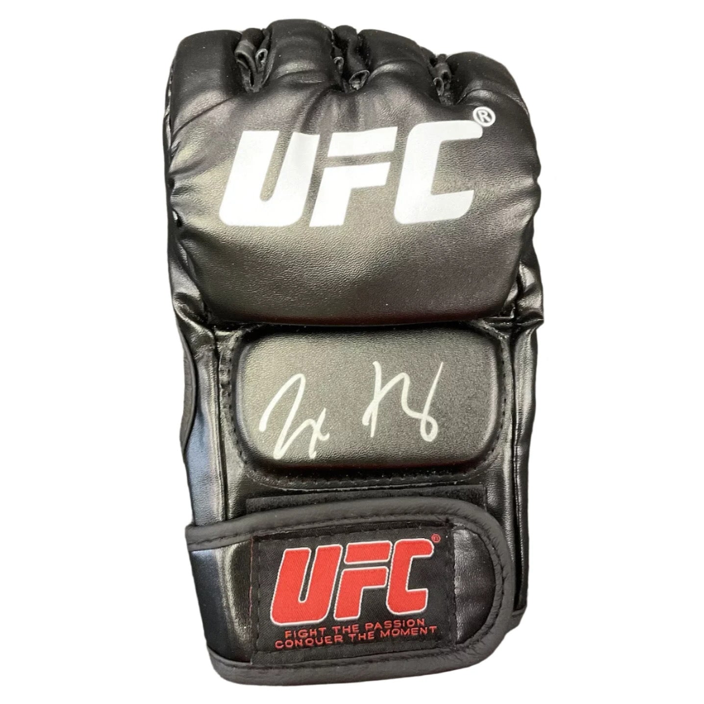 Max Holloway Autographed UFC Glove - Beckett Authenticated